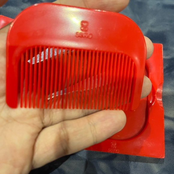 Vintage Hello Kitty Comb Mirror Compact Sanrio Japan 1976 Doll Travel Vanity Kit - Picture 9 of 9